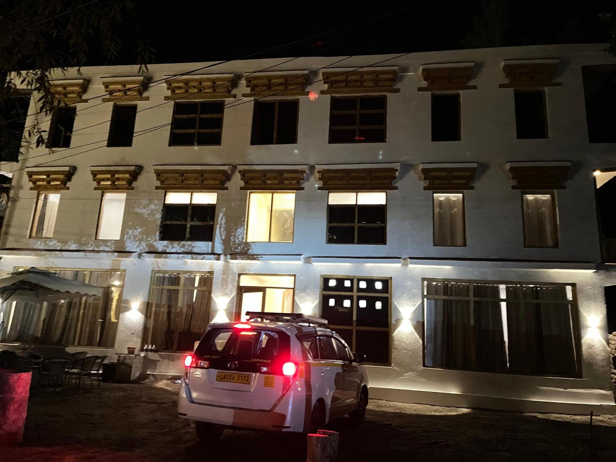 Honey Bee Otel Leh Dış mekan fotoğraf
