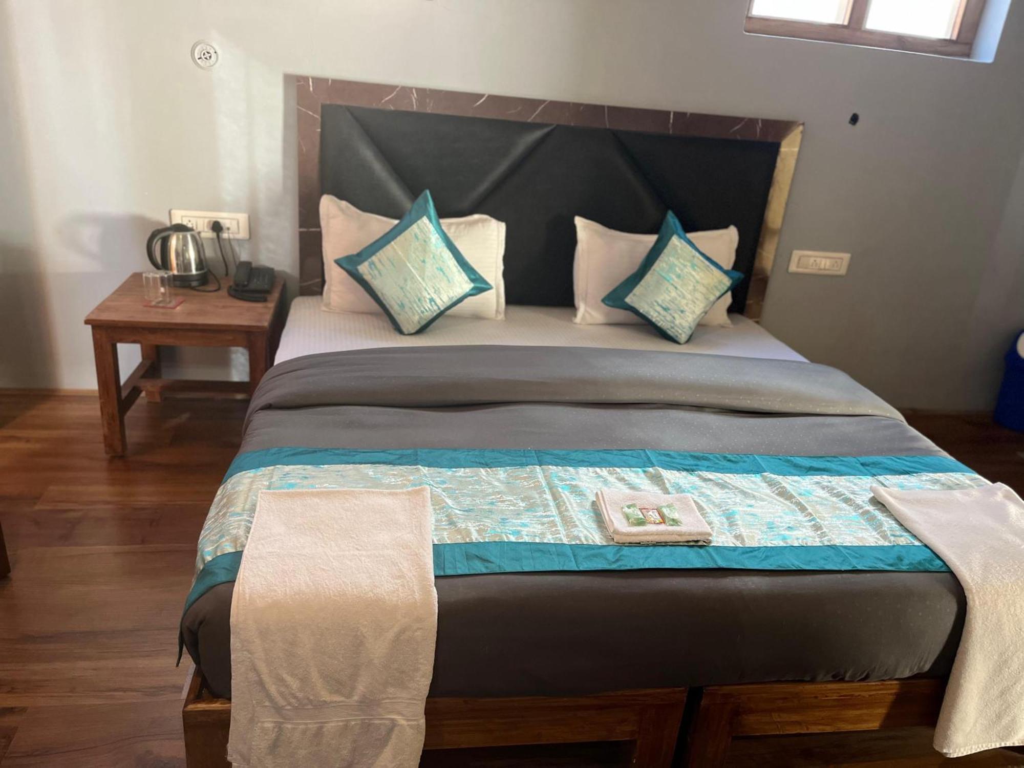 Honey Bee Otel Leh Dış mekan fotoğraf