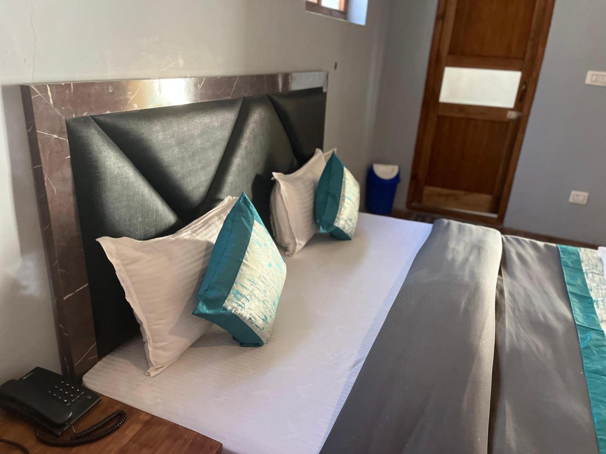 Honey Bee Otel Leh Dış mekan fotoğraf